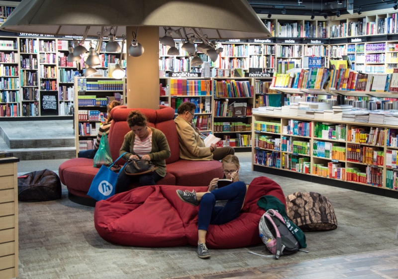 vente-ENTRAUNES-min_books_bookstore_book_reader_readers_reading_shop_sale_books-849006